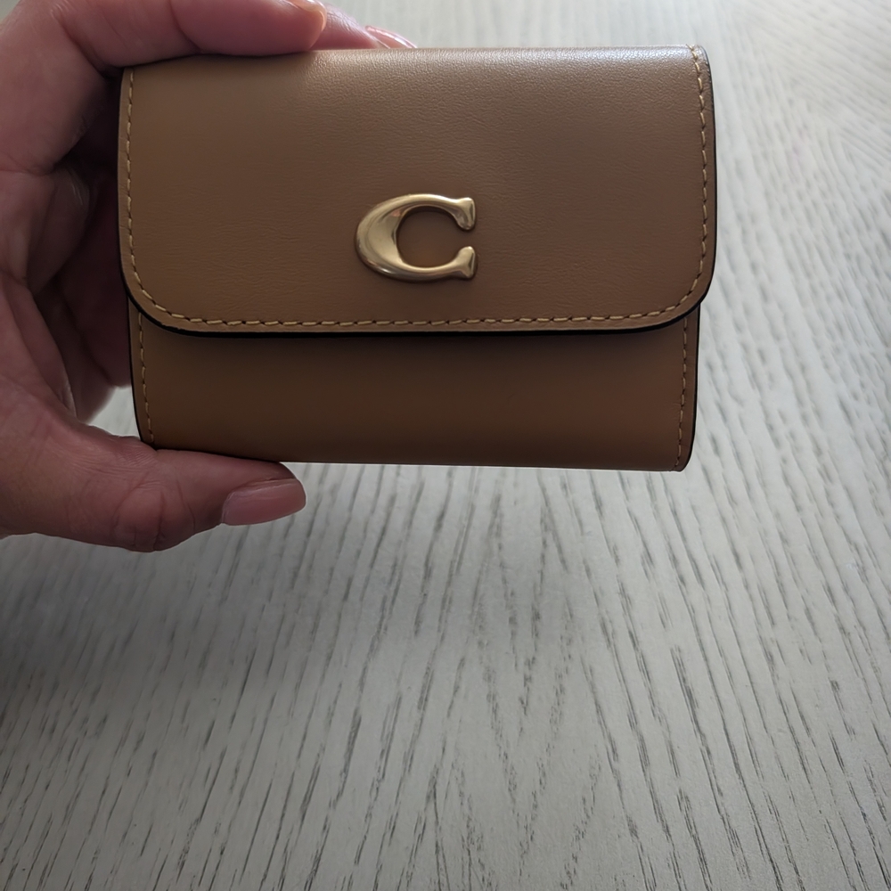Coach Tan Leather Wallet - Picture 8 of 8